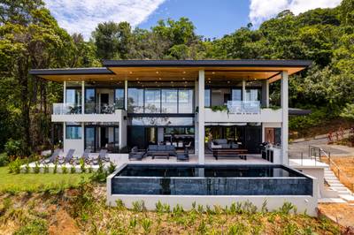 Tropical Modern Masterpiece Home For Sale in Southern Costa Rica image 3