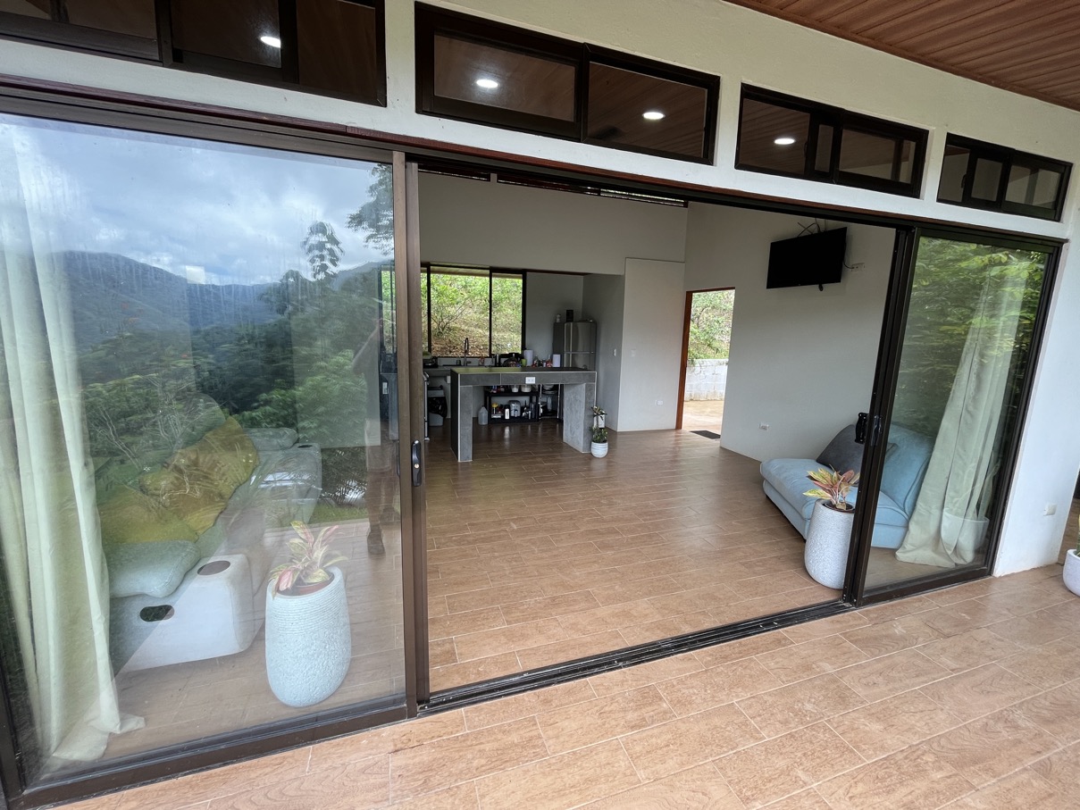 Charming Mountain Retreat in Vergel de Osa – Minutes from Ojochal, Beaches, and Waterfalls selected