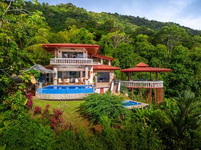 Dreamy Mediterranean Estate in Escaleras image 1