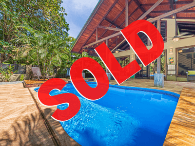 Tranquil Coastal Retreat Walking Distance to Marino Ballena National Park image 1