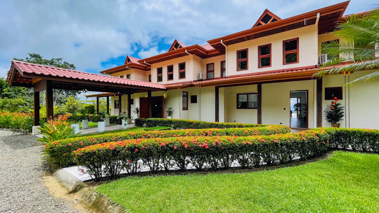 Luxury Ocean View Estate in Ojochal, Costa Rica — 6-Suite Home with Infinity Pool, Ideal for Wellness Retreats or Boutique B&B selected