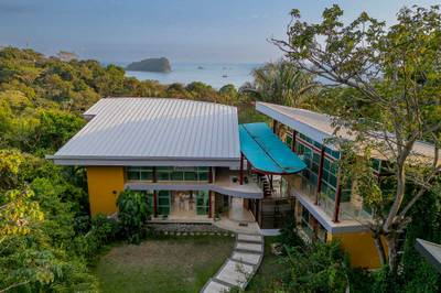 Luxury Mountain & Ocean View Villa in Manuel Antonio image 2