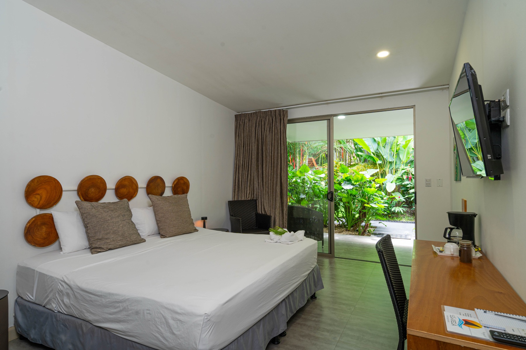 Turnkey Boutique Hotel in Prime Manuel Antonio Beach Location selected