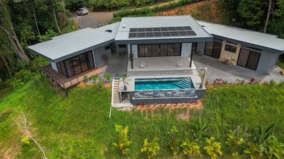 Modern Jungle Retreat with Infinity Pool and Panoramic Mountain Views in Ojochal image 3