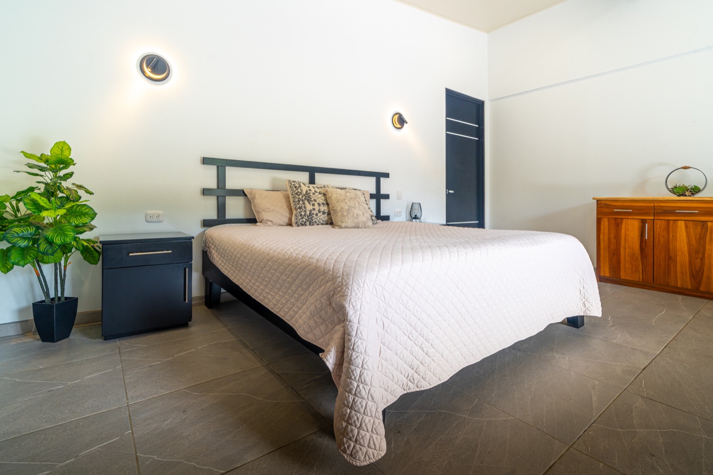 Charming Home Near Uvita’s Whale Tail Beach — Comfort, Privacy, and Rental Potential selected