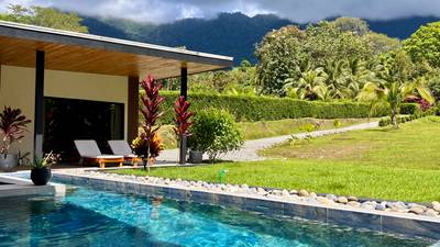 Stunning New Modern Home in Ojochal – Usable Lot Surrounded by Jungle and Creeks image 2