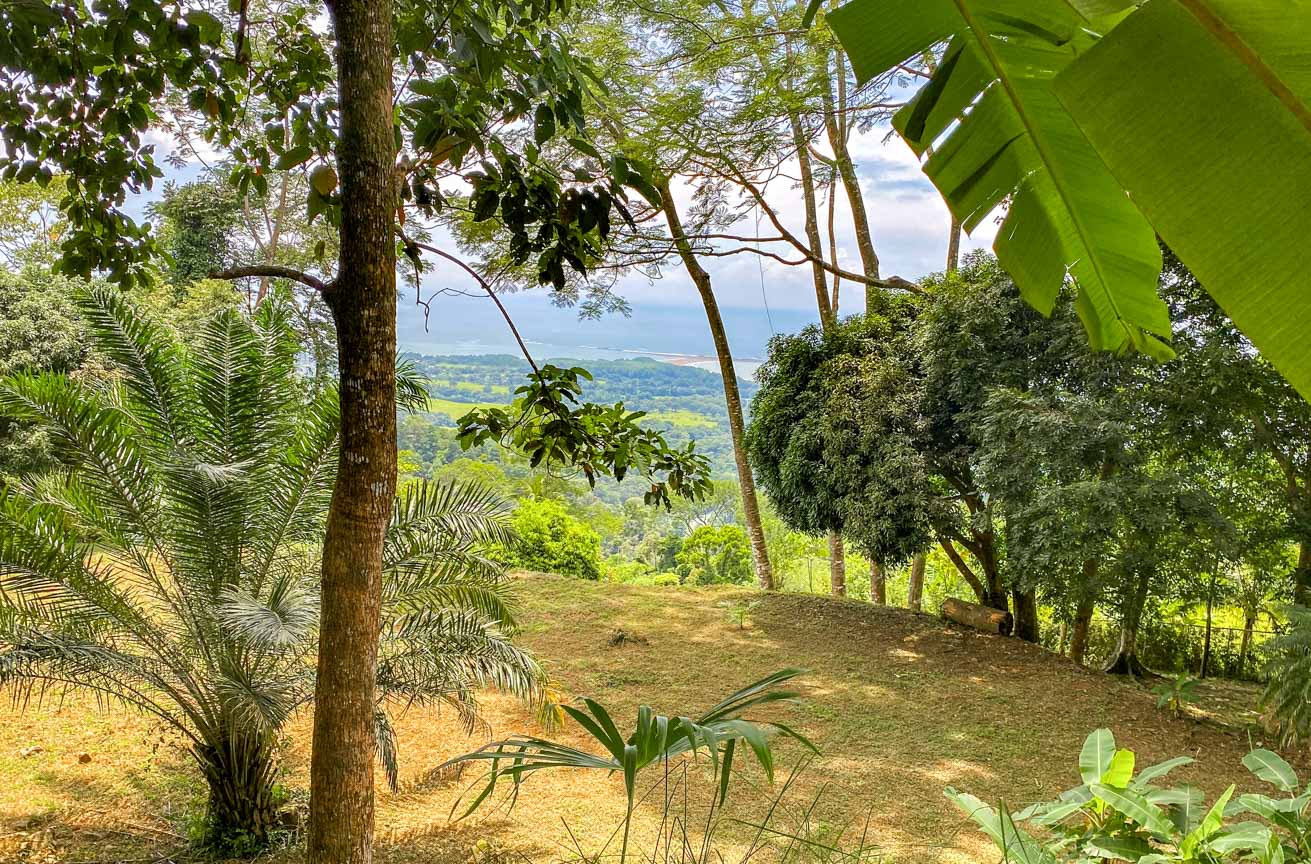 Large Uvita Lot with Whale’s Tail Ocean Views, Sunsets & Legal Water – Ready to Build selected