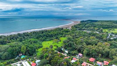 High-Demand Investment Property in Prime Uvita Location – 3-Bed Tropical Home Just 700 Meters from the Beach image 5