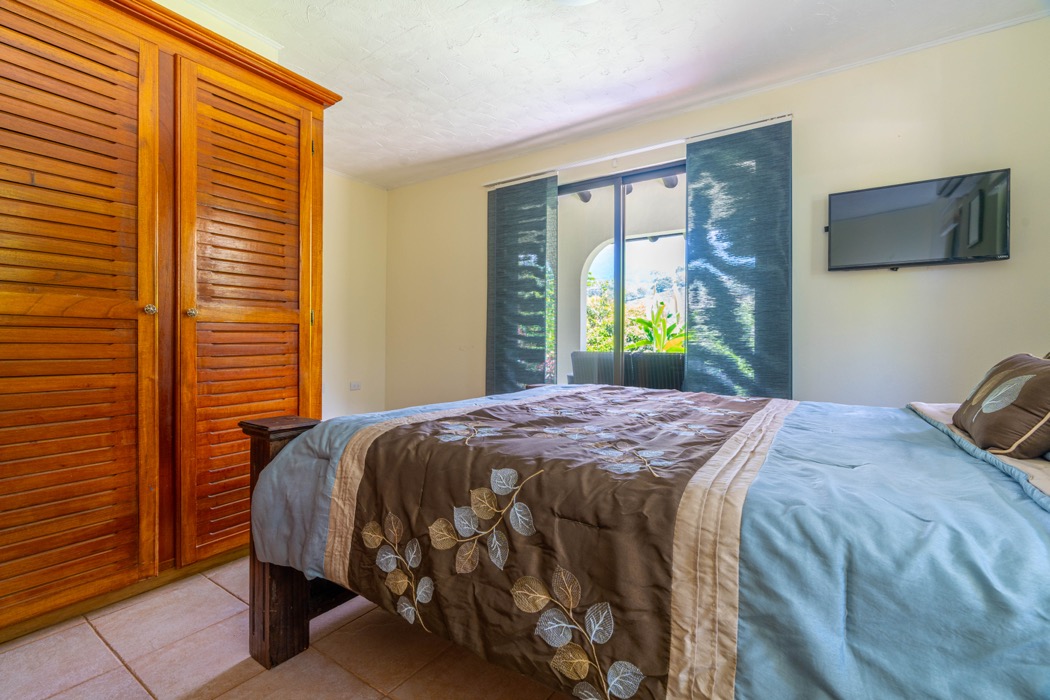 Turnkey Mountain-View Retreat in Tres Ríos with Expansion Potential selected