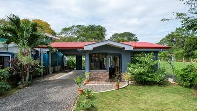 Charming Uvita Home with Private Pool & Walk-to-Everything Convenience image 3