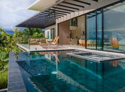 Luxury Oceanview Villa in Manuel Antonio image 2
