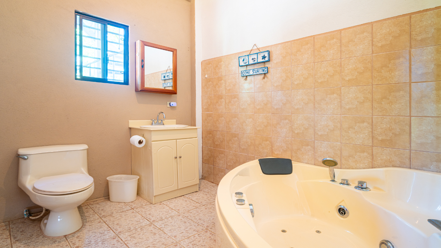 Casa Brisa de La Playa, 2 Bedroom Home Just Steps From the Beach! selected