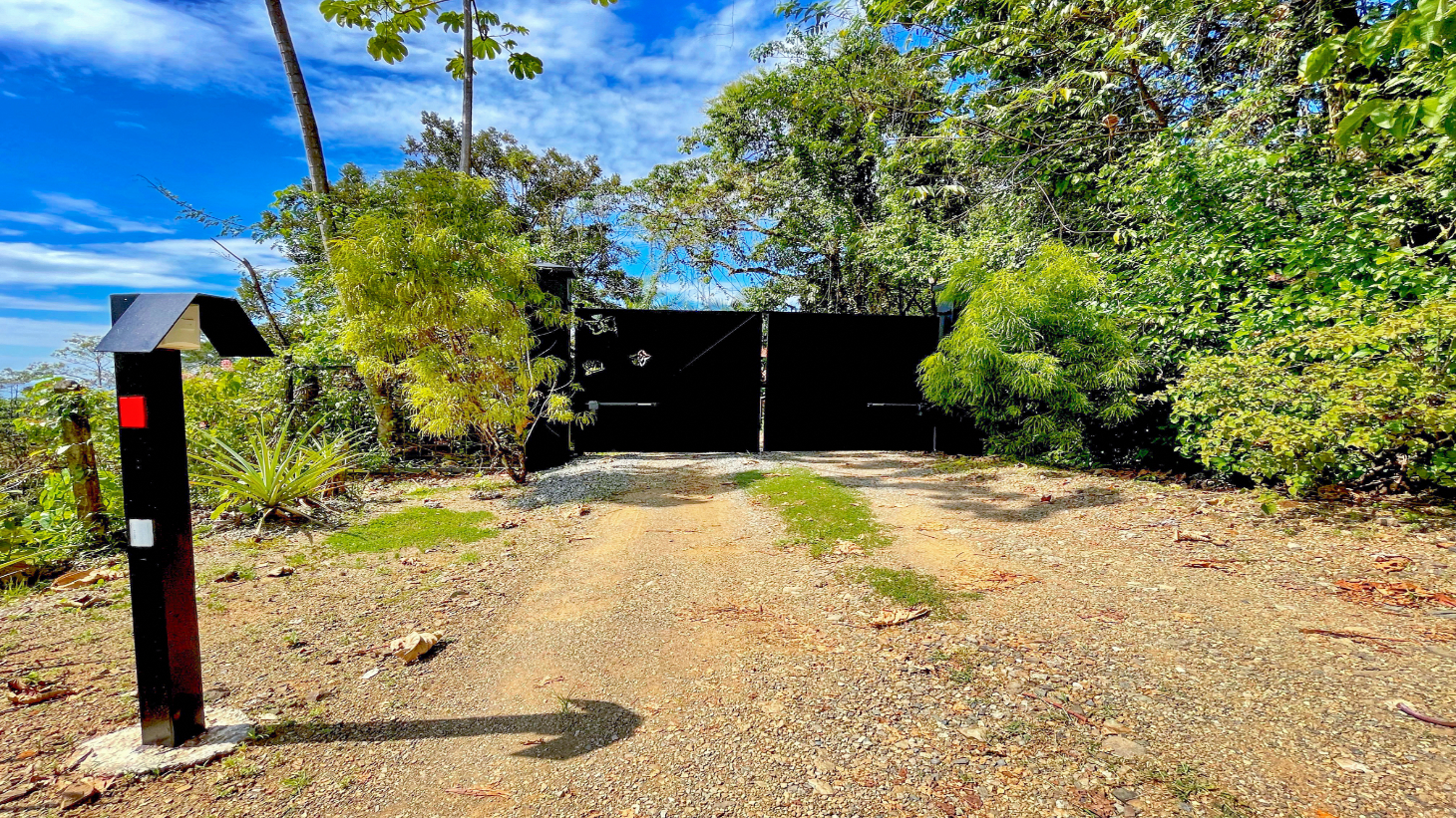 2.24 ACRES – 7 Bedrooms Ocean View Boutique Hotel With Two Pools, 5 Minutes to Uvita, Multiple Rental Options!! selected