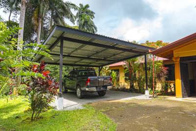 Serene Costa Rican Jungle Retreat with Waterfalls & Wildlife image 5