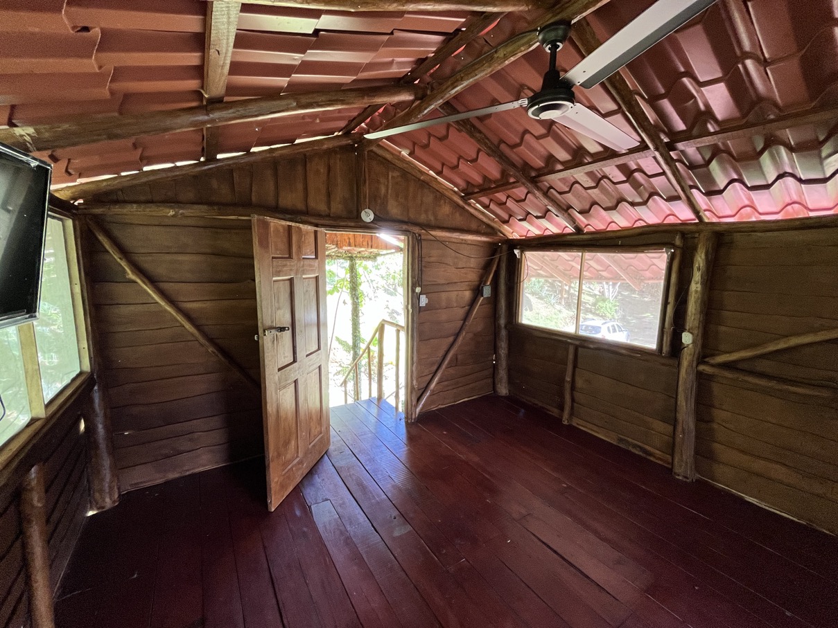 Charming Mountain Retreat in Vergel de Osa – Minutes from Ojochal, Beaches, and Waterfalls selected