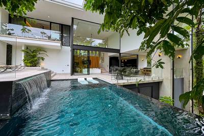 Elegant Jungle Villa in Manuel Antonio image 2