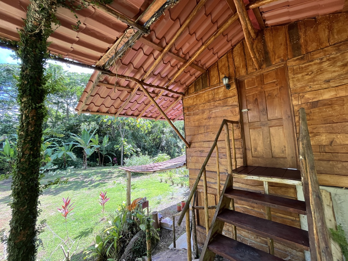 Charming Mountain Retreat in Vergel de Osa – Minutes from Ojochal, Beaches, and Waterfalls selected