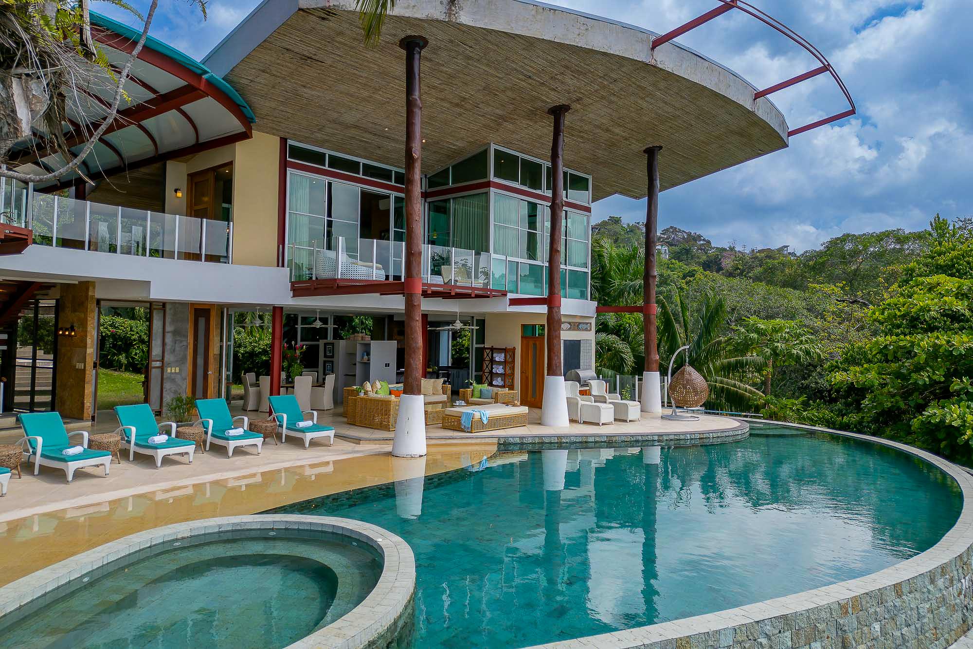 Luxury Mountain & Ocean View Villa in Manuel Antonio selected