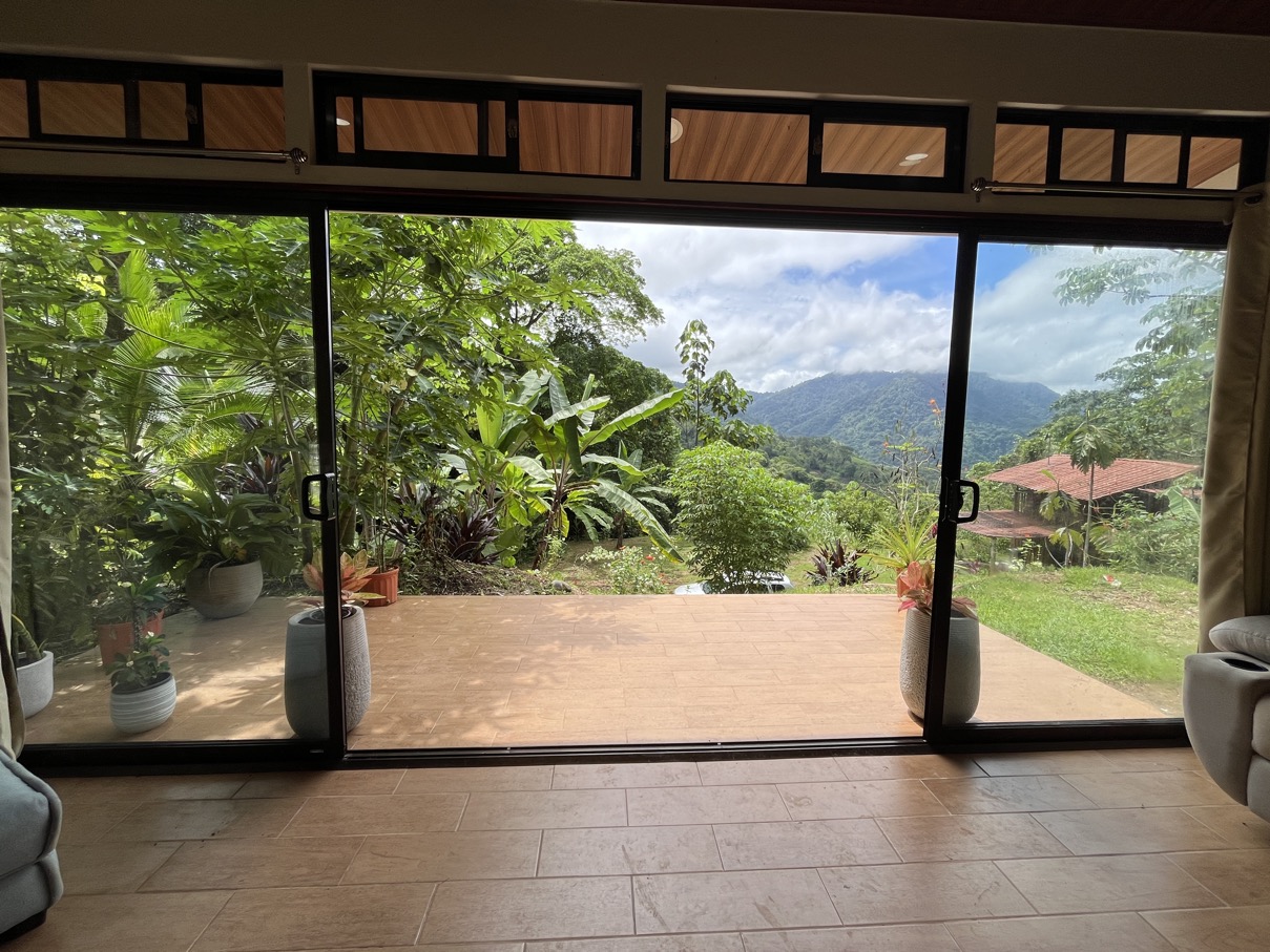Charming Mountain Retreat in Vergel de Osa – Minutes from Ojochal, Beaches, and Waterfalls selected