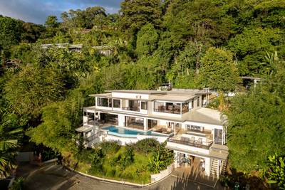 Iconic Oceanview Luxury Estate in Uvita image 1