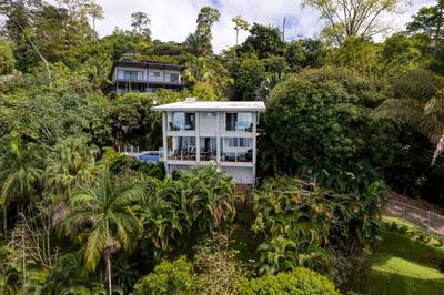 Modern Jungle Retreat with Panoramic Whale’s Tail Views Minutes from Uvita and the Beach image 2