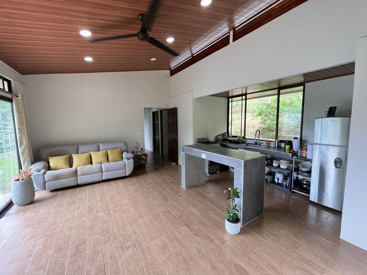 Charming Mountain Retreat in Vergel de Osa – Minutes from Ojochal, Beaches, and Waterfalls selected