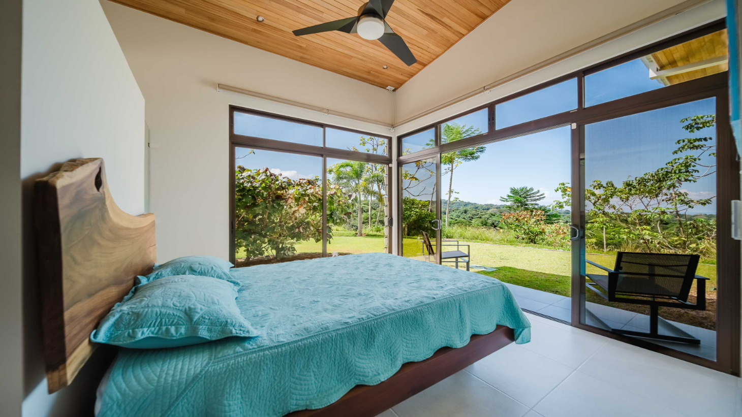 Guest House and Infinity Pool Ocean View Luxury Estate selected