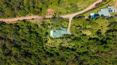 5.67 ACRES – 3 Bedroom Stunning Luxury Home Featuring Sweeping Valley & Ocean Views, Natural Wood Finishes & Sophisticated Design! image 5