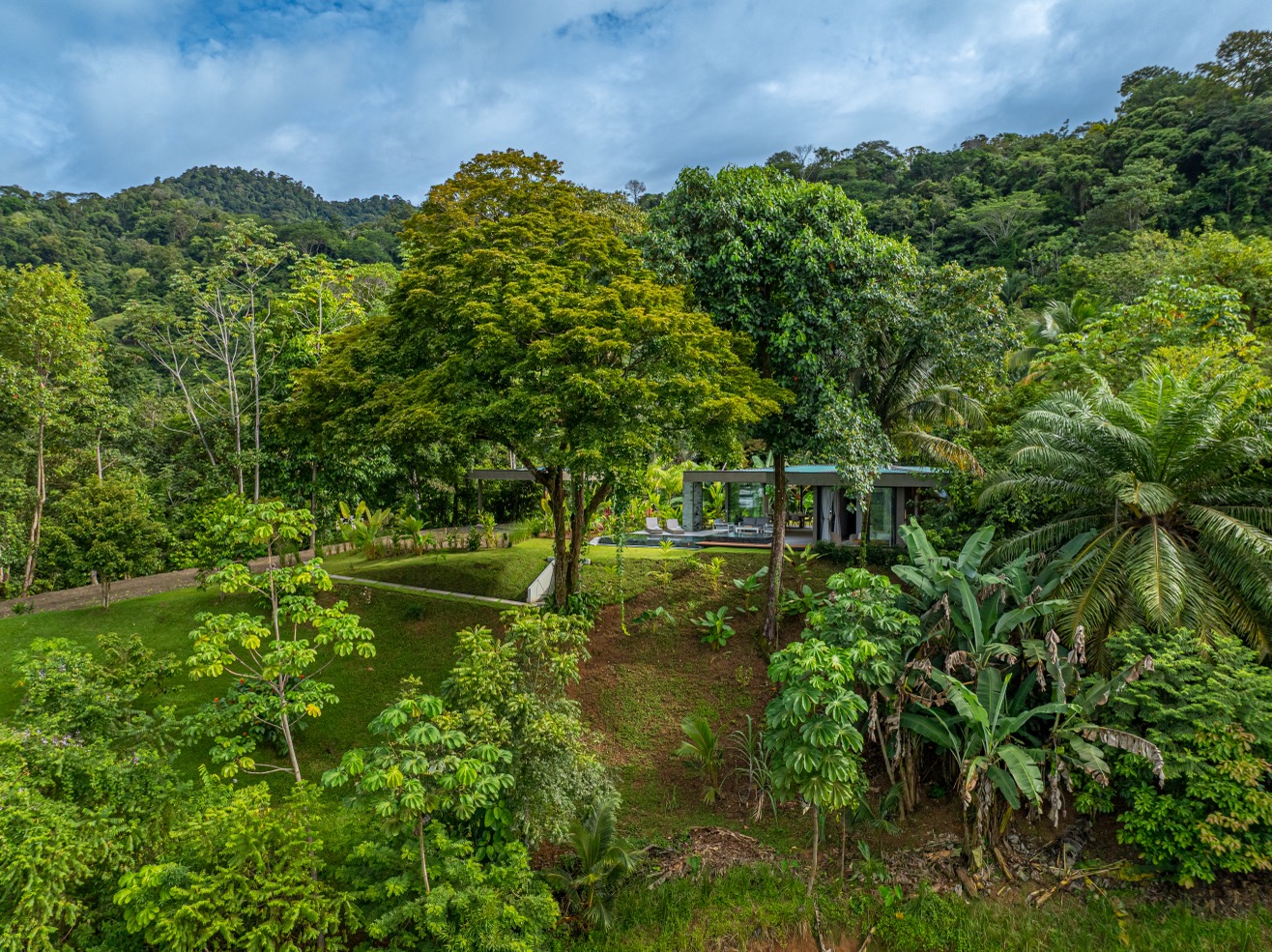 Casa Köbö – A Masterpiece of Design, Nature, and Tranquility in Playa Hermosa selected