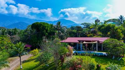 Modern 2-Bedroom Home for Sale in Ojochal, Costa Ballena image 1