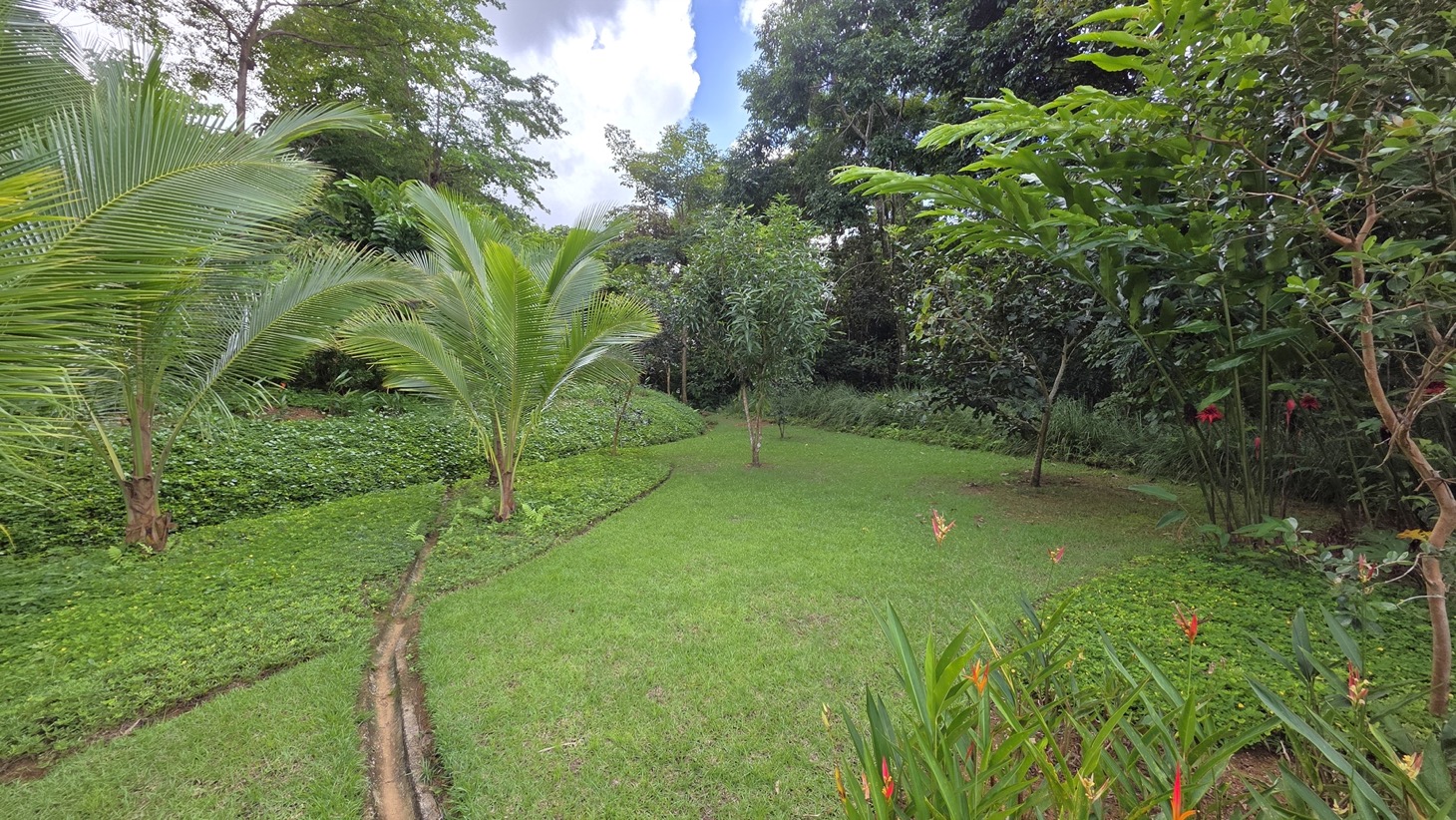 Tropical Turnkey Retreat in Gated Community selected