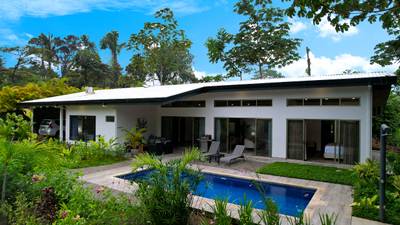 Modern 3BR Home in Highly Desirable Gated Community in Ojochal Costa Rica image 1