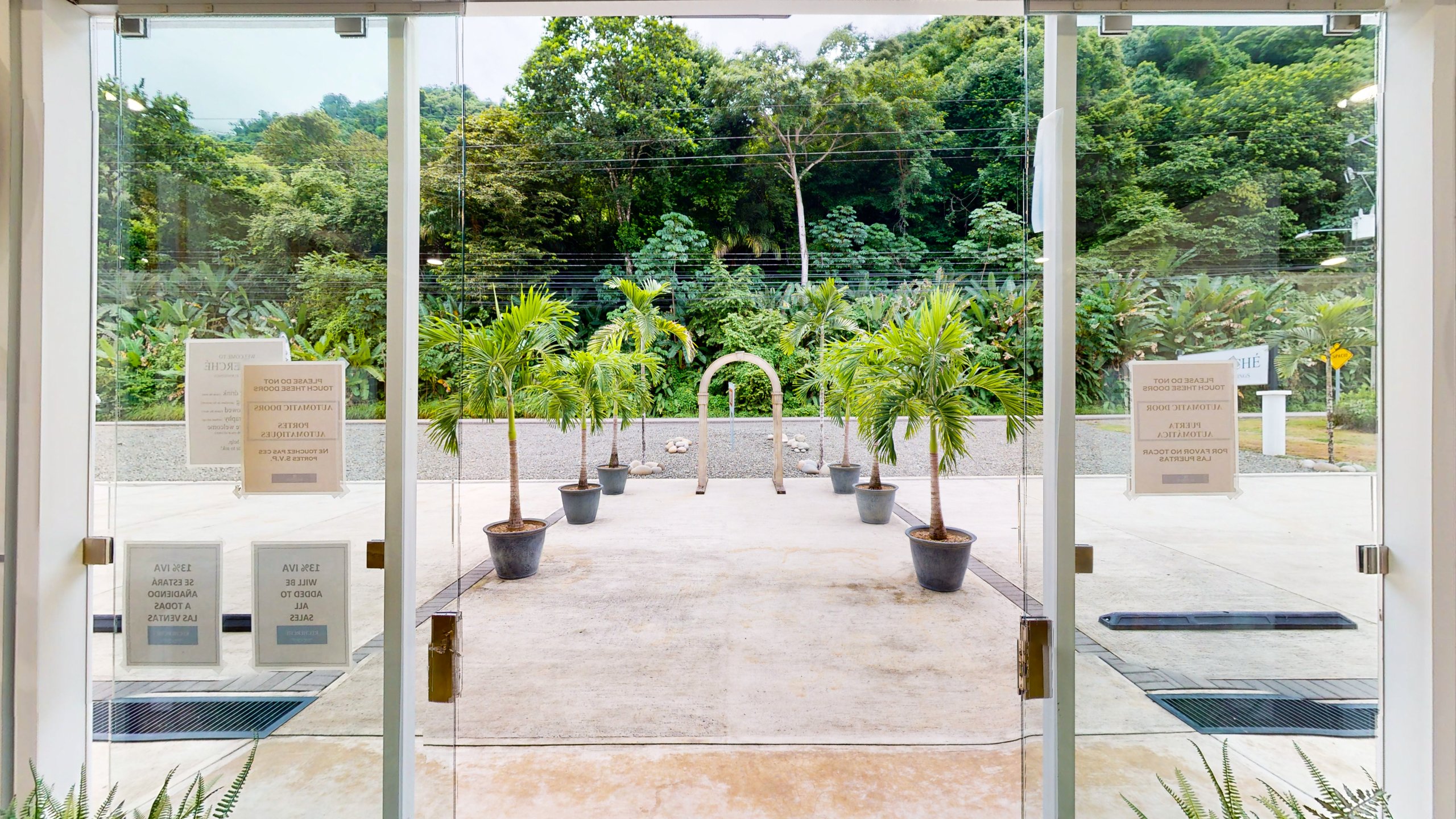 High Income-Generating Retail Business For Sale Near Ojochal, Costa Rica selected