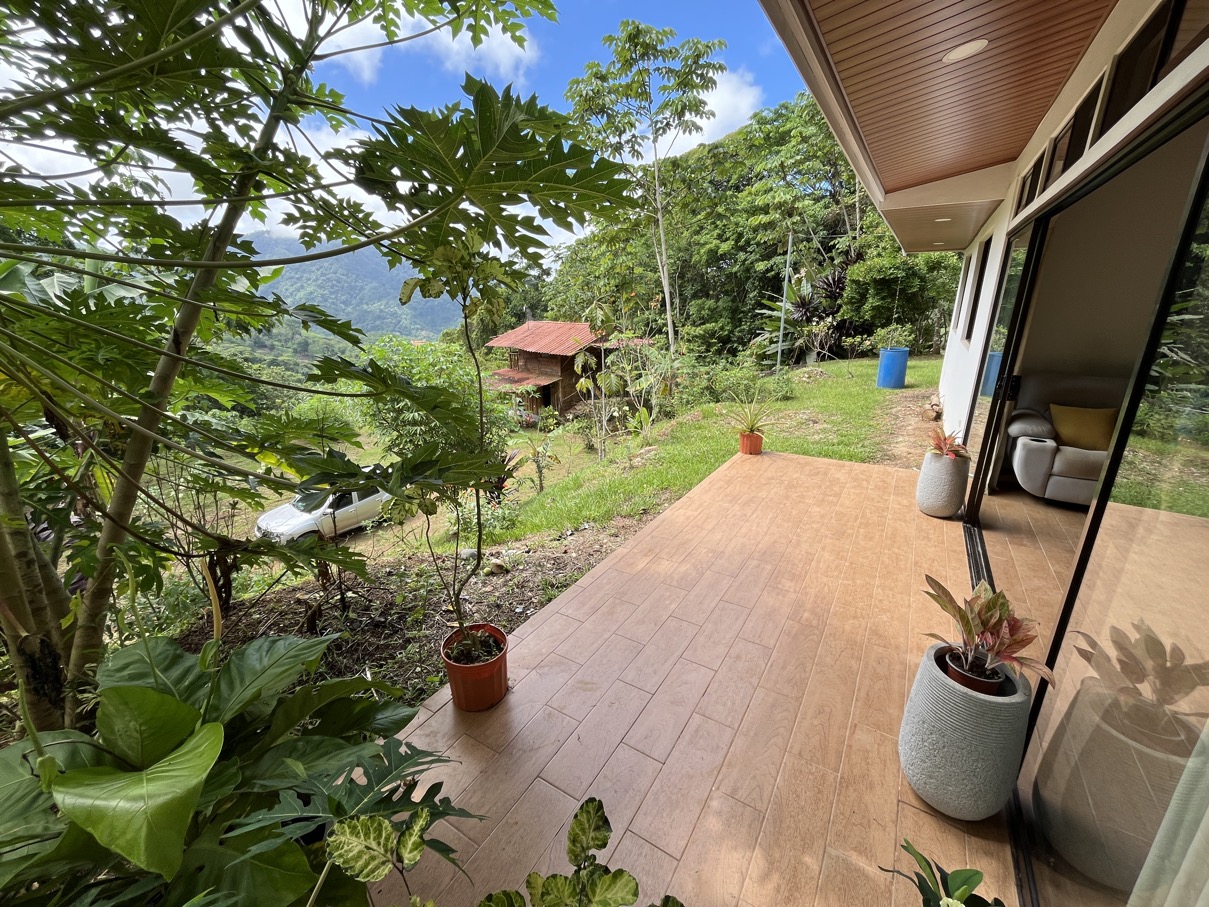 Charming Mountain Retreat in Vergel de Osa – Minutes from Ojochal, Beaches, and Waterfalls selected