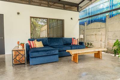 Charming and Affordable 1-Bedroom Home in Uvita image 2