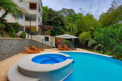 Serene Retreat with Income Potential in Manuel Antonio image 4