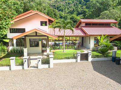 Luxury Waterfall-View Estate with Guest Casita in the Rainforest Hills of Dominical image 4