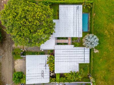 Bali Style Beach House with Income-Producing Casita in Bahia Ballena image 2