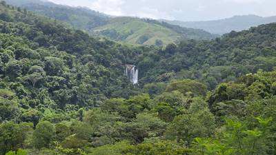 Brand New Luxury Estate with Front Row Views of Nauyaca & Diamante Waterfalls image 3