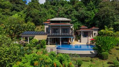 Ocean View Luxury Estate with An Incredible Location in Dominical image 3