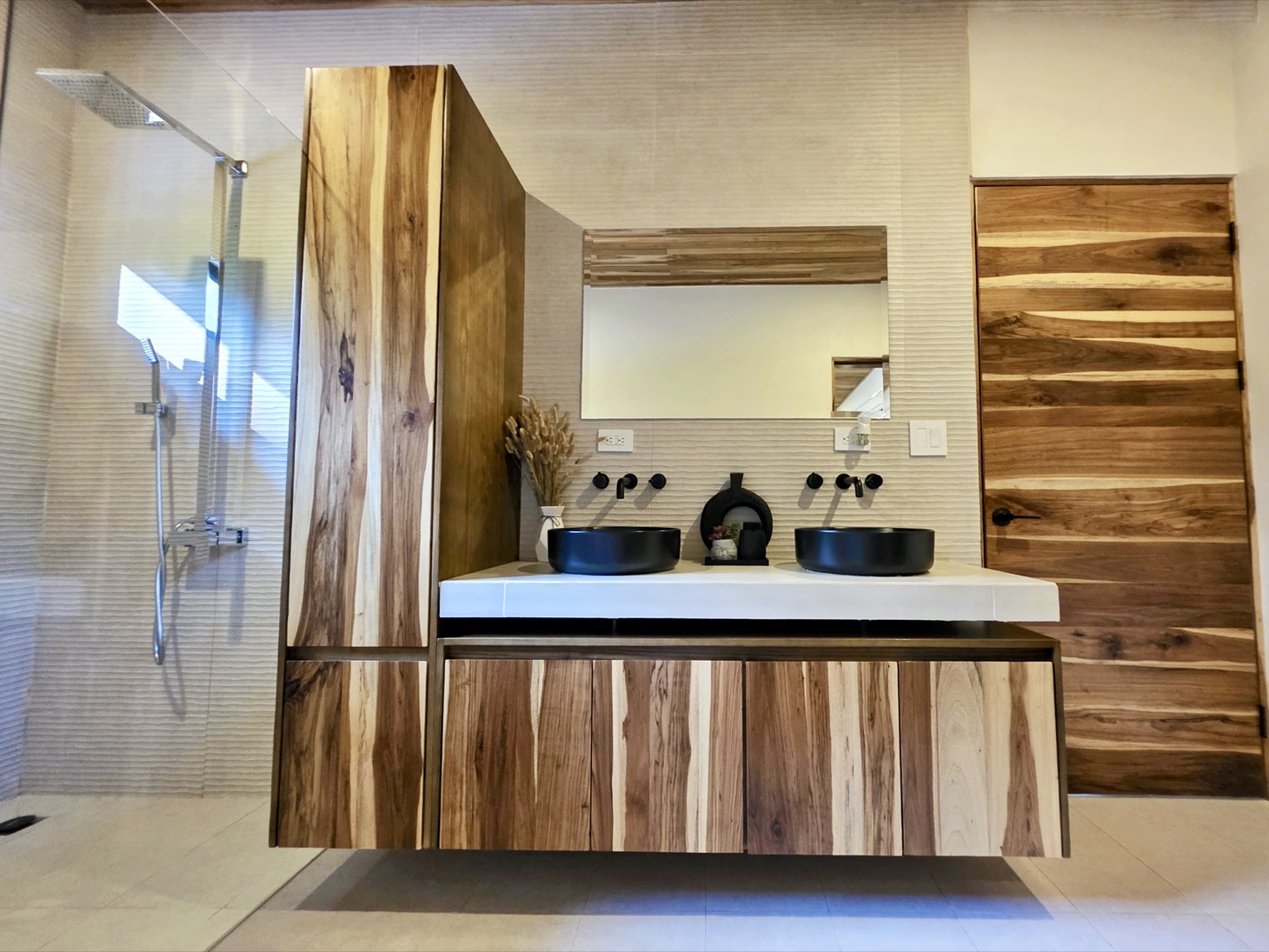 Stunning New Modern Home in Ojochal – Usable Lot Surrounded by Jungle and Creeks selected