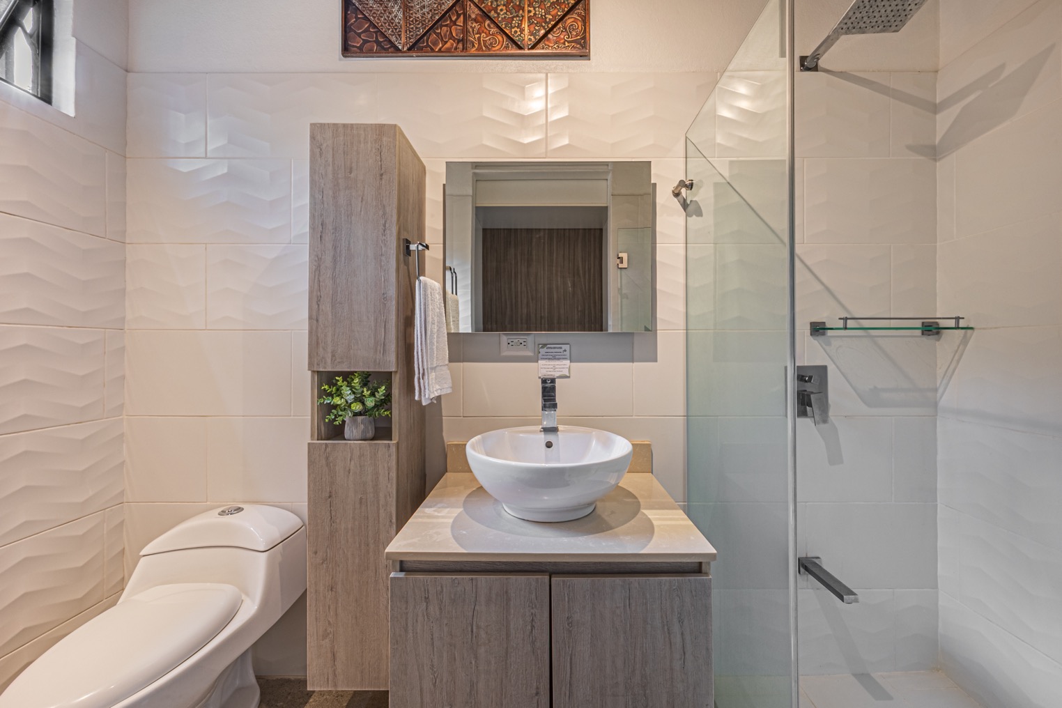 Modern Villa with Infinity Pool, Rancho & Expansion Potential in Prime Uvita Location selected