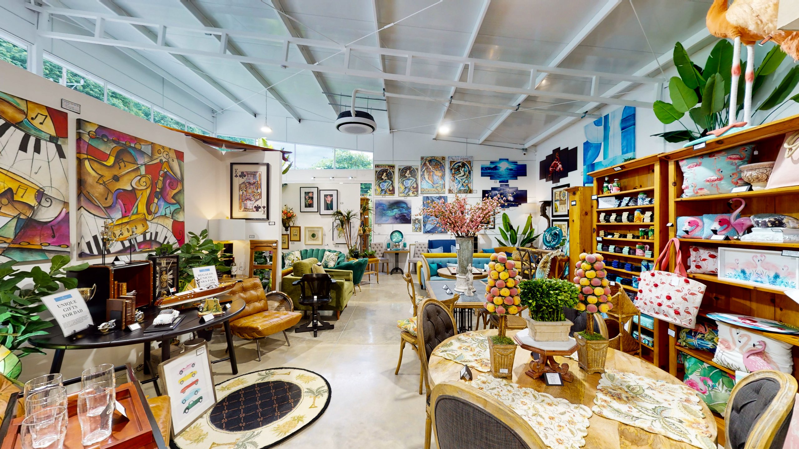 High Income-Generating Retail Business For Sale Near Ojochal, Costa Rica selected