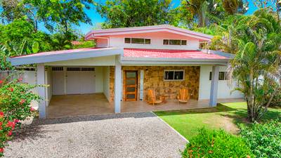3 Bedroom Home Walking Distance to Playa Chaman – Villas del Sol, Bahía Ballena image 2