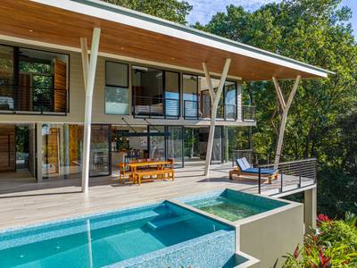 Luxury 4-Bedroom Jungle Estate with Ocean Views in Hatillo image 4