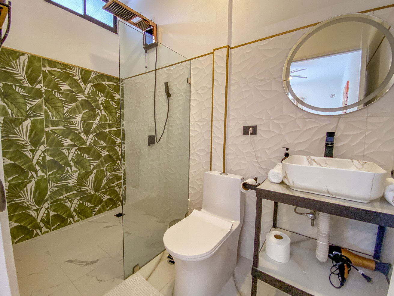 High-Demand Investment Property in Prime Uvita Location – 3-Bed Tropical Home Just 700 Meters from the Beach selected