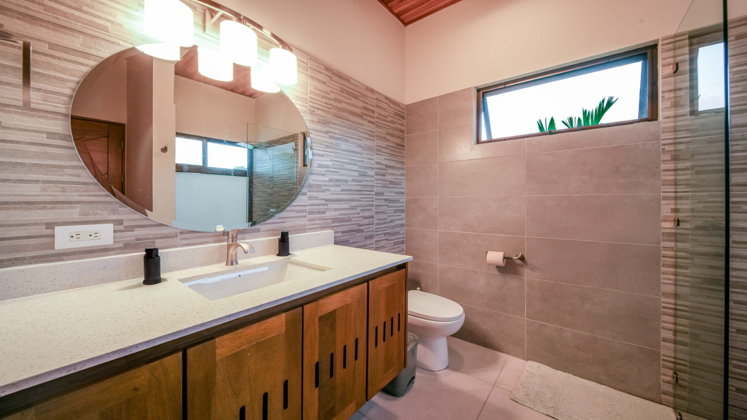Guest House and Infinity Pool Ocean View Luxury Estate selected