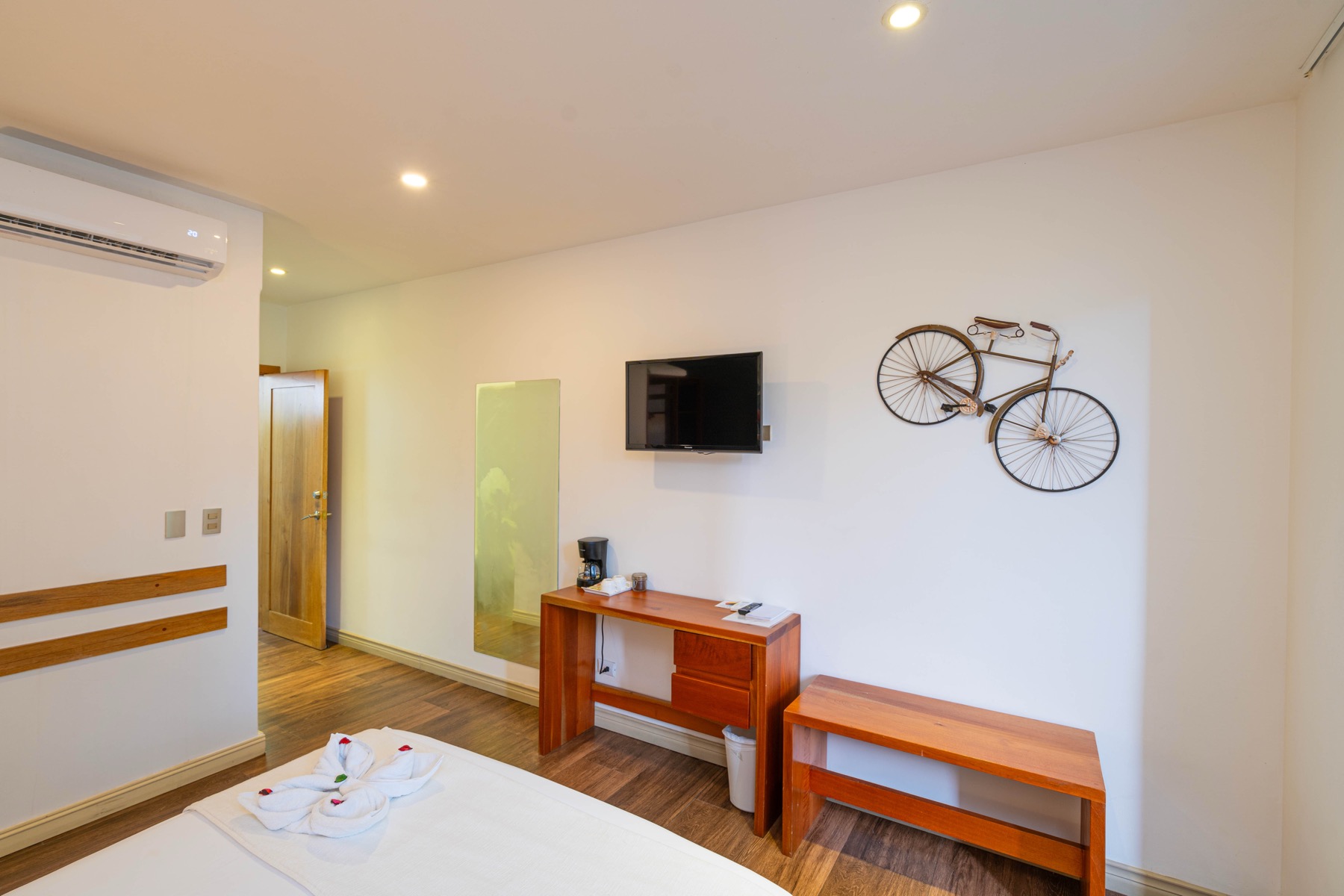 Turnkey Boutique Hotel in Prime Manuel Antonio Beach Location selected