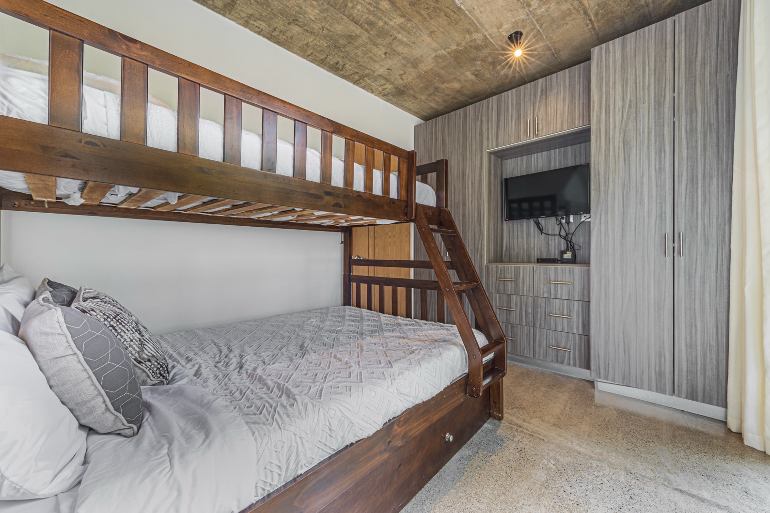 Modern Villa with Infinity Pool, Rancho & Expansion Potential in Prime Uvita Location selected