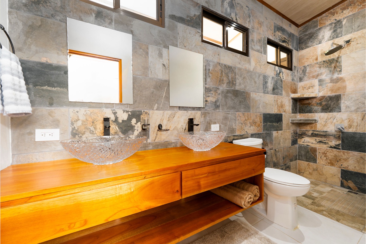 Two Modern Homes with Mountain View, Creek Access, and Multiple Building Sites in Tumbas, Tinamastes selected